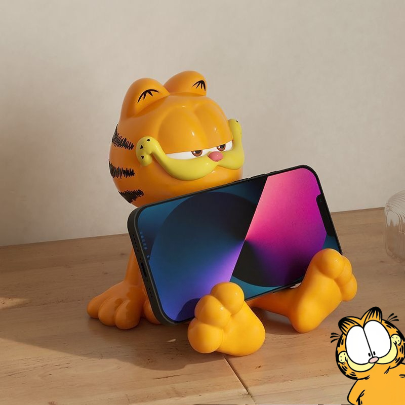 Home Office Desks - Peluche Garfield, simpatico personaggio dei cartoni
